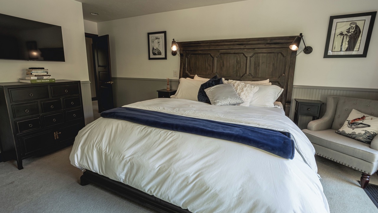 Photo of Bedroom in Rogue River