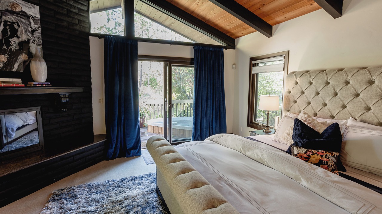 Photo of Bedroom in Rogue River