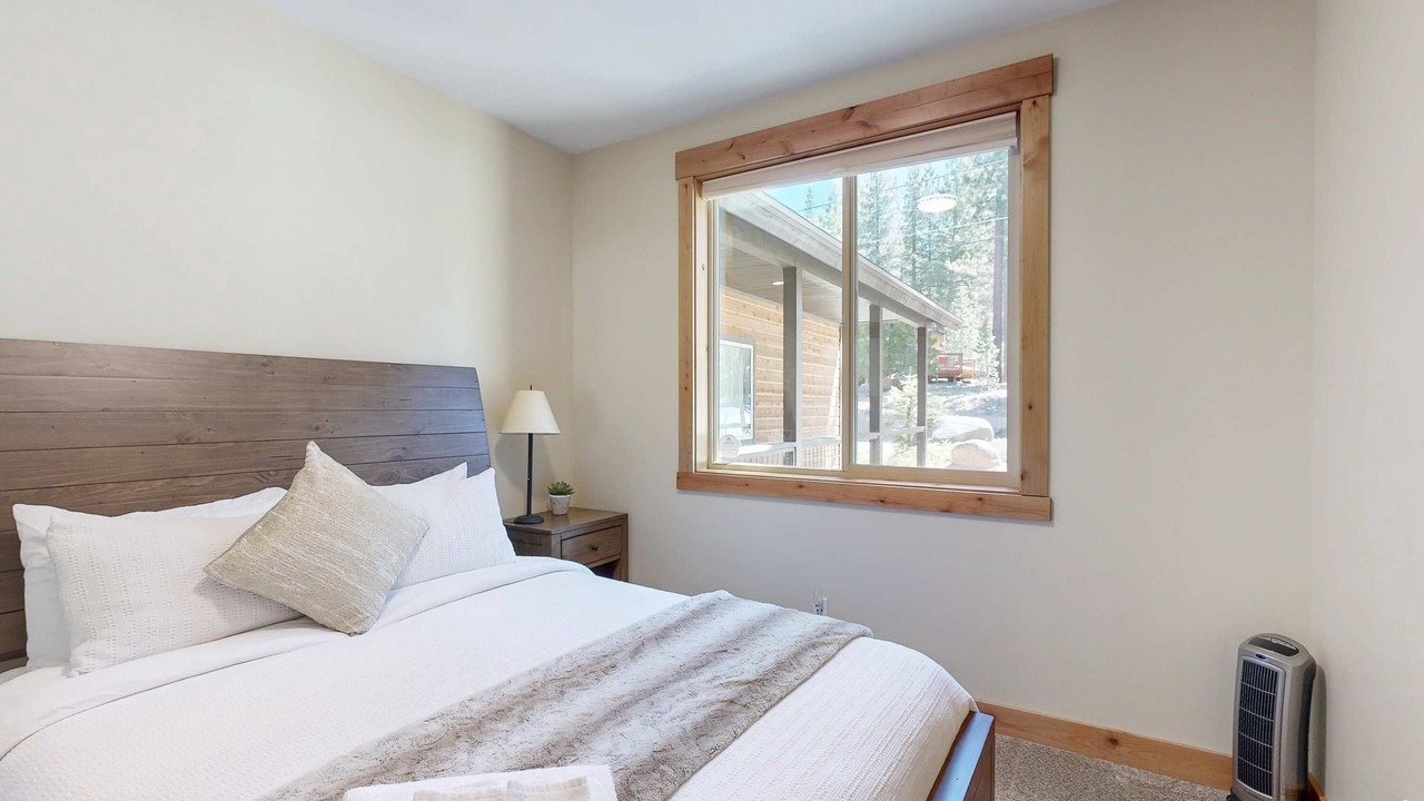 Photo of Bedroom in Country Club Estates