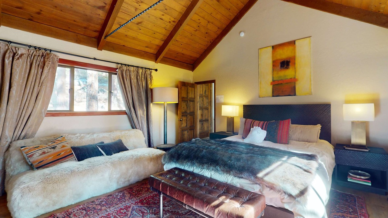 Photo of Bedroom in Round Hill Village