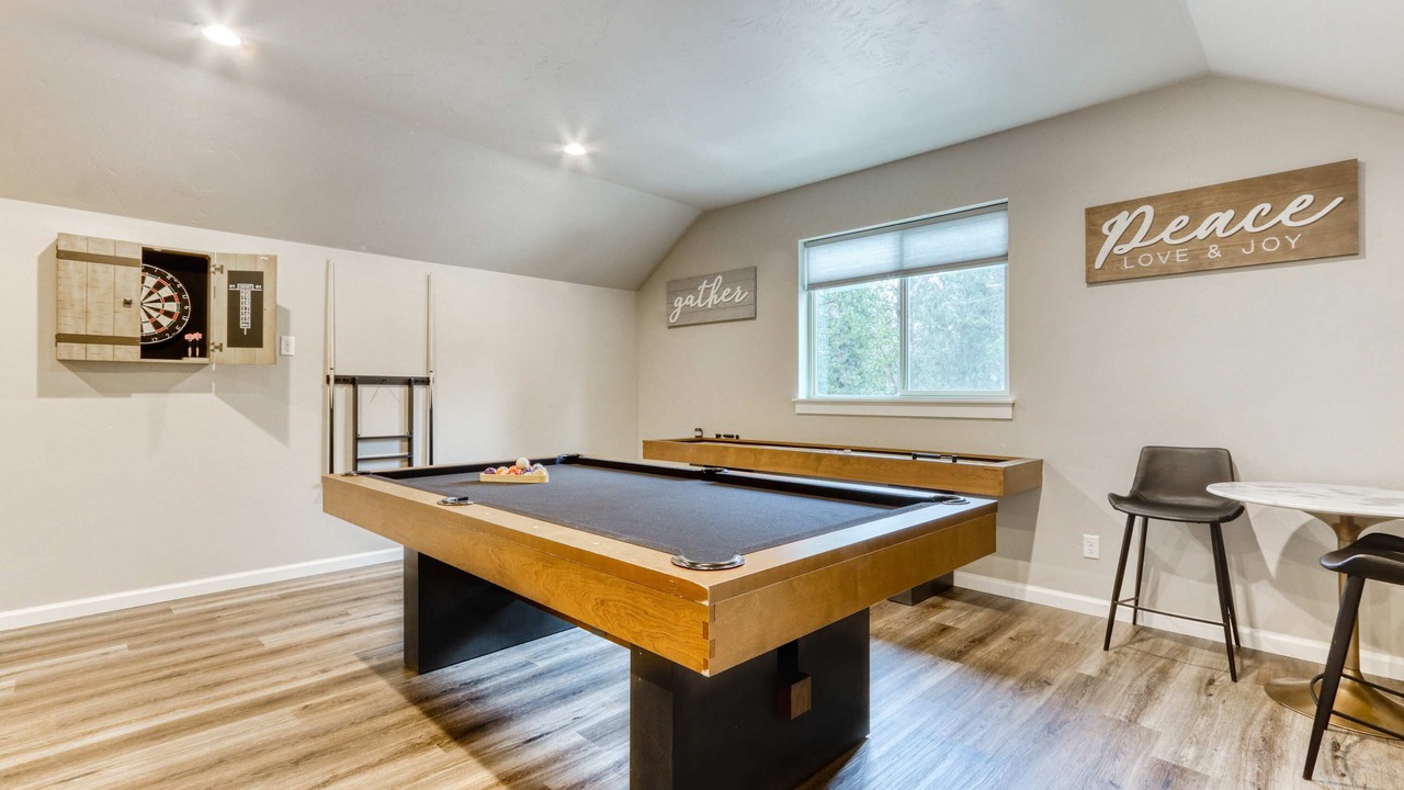 Photo of Bedroom in Oregon Water Wonderland