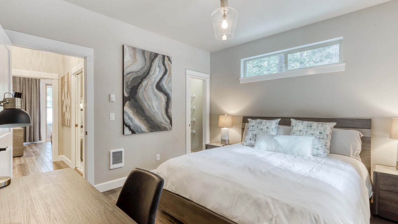 Photo of Bedroom in Oregon Water Wonderland