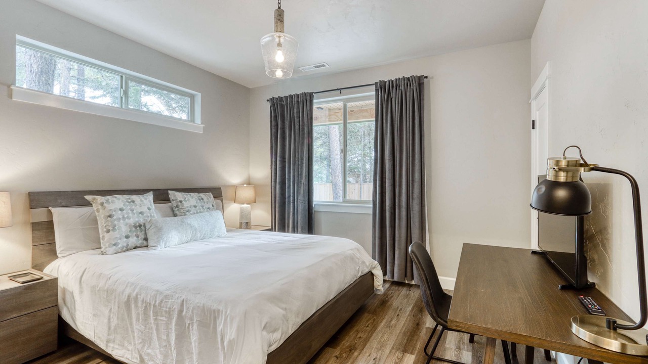 Photo of Bedroom in Oregon Water Wonderland