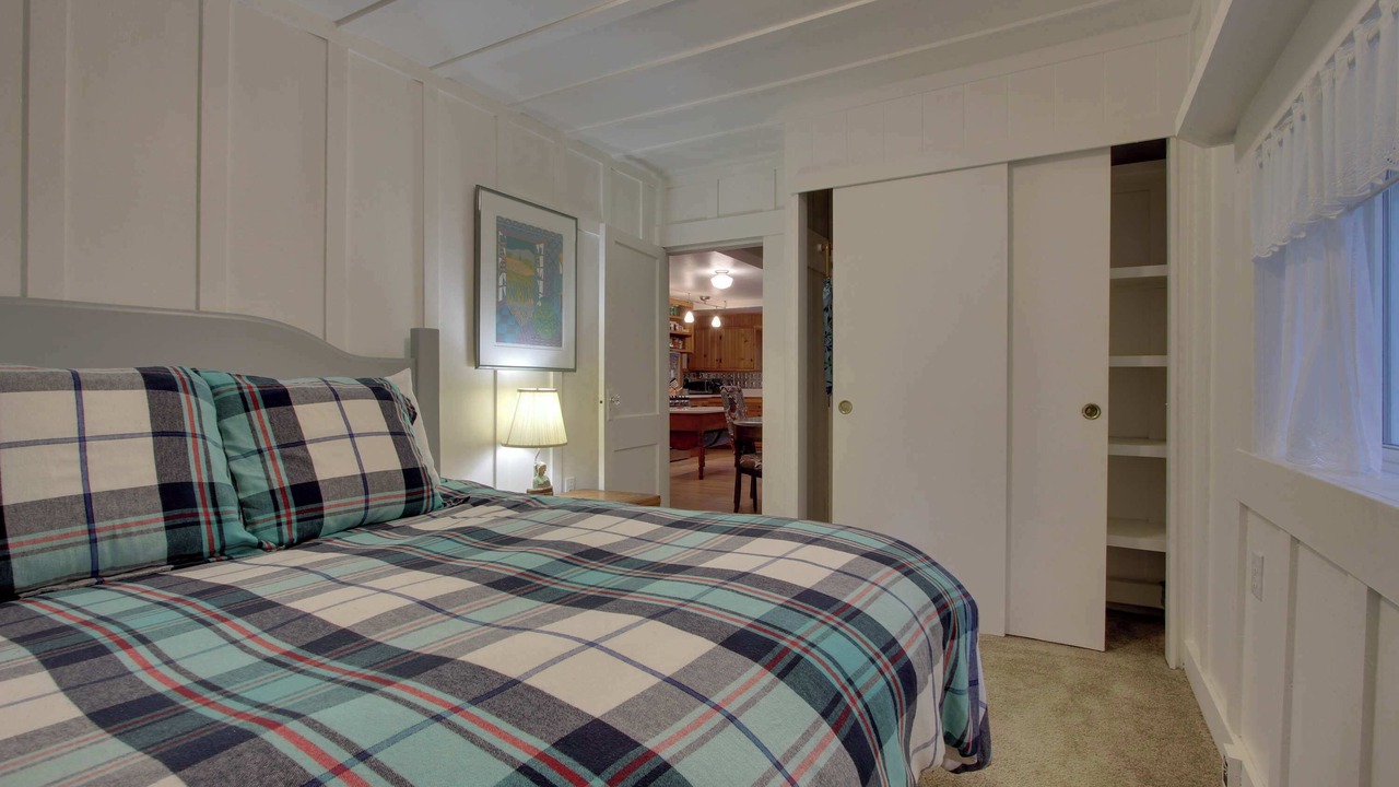 Photo of Bedroom in McKenzie Bridge