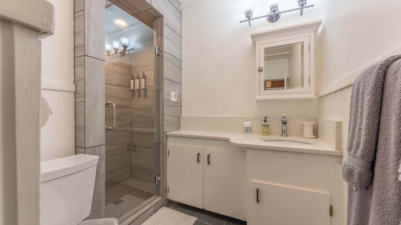 Photo of Bathroom in McKenzie Bridge