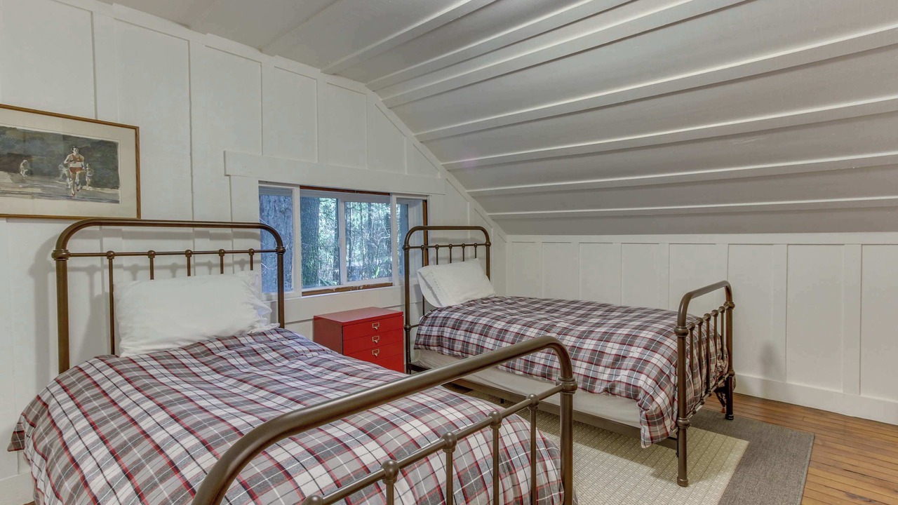 Photo of Bedroom in McKenzie Bridge
