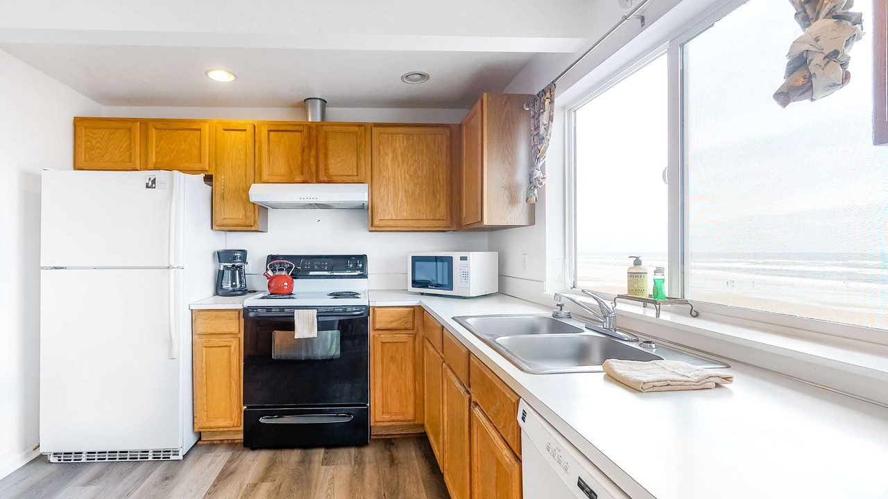 Photo of Kitchen in Edgewater Shores