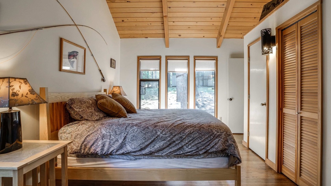 Photo of Bedroom in Black Butte Ranch