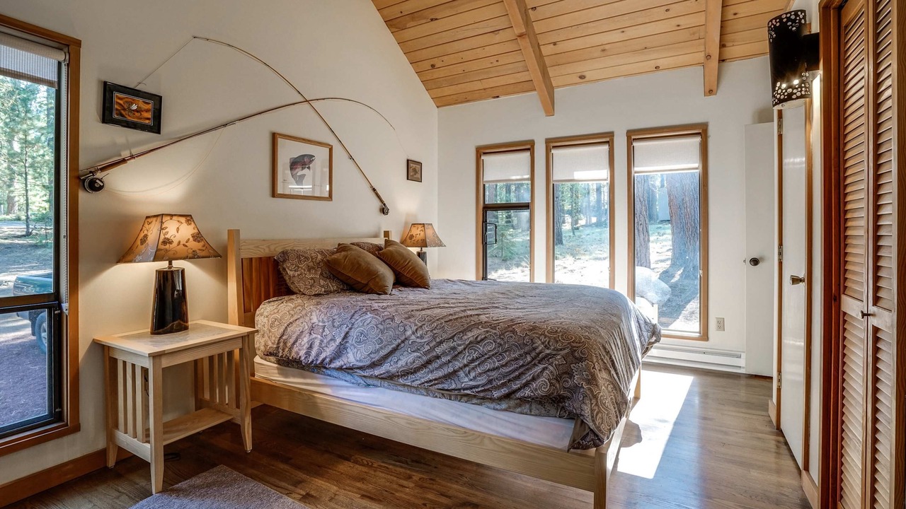 Photo of Bedroom in Black Butte Ranch