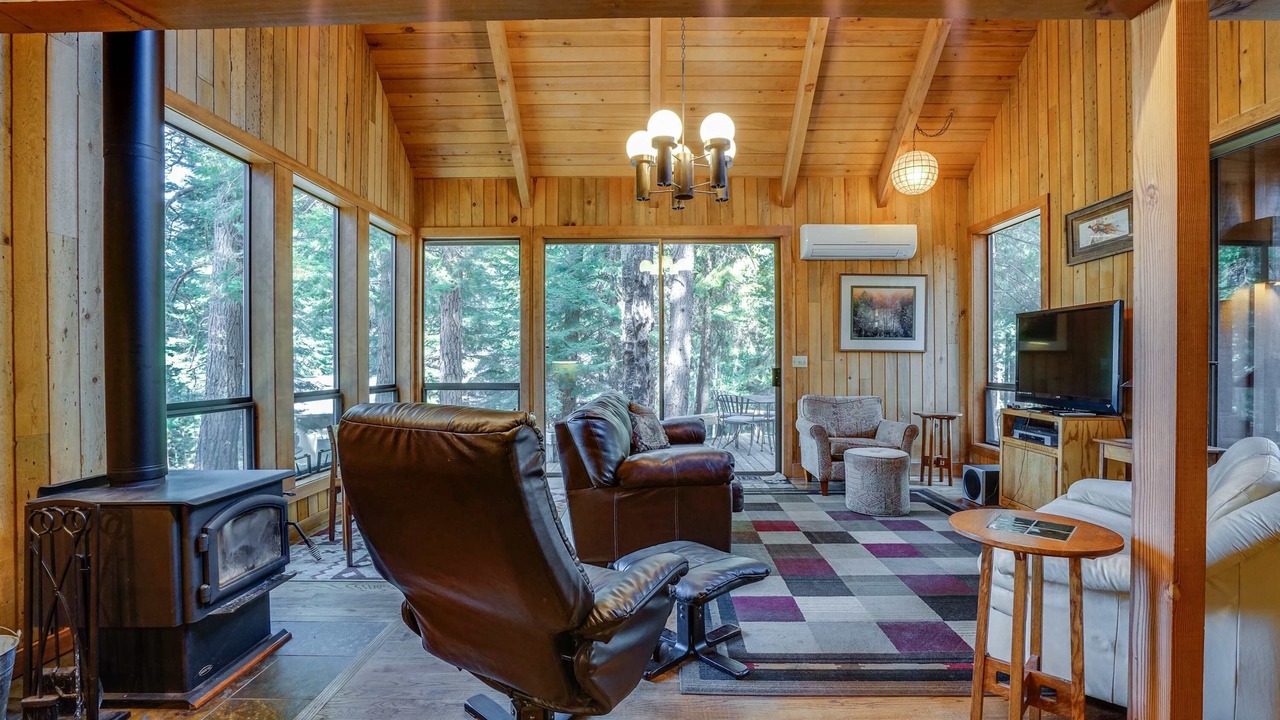 Photo of Livingroom in Black Butte Ranch