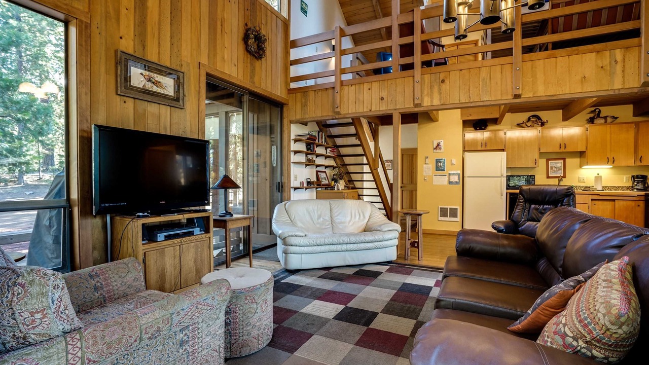 Photo of Livingroom in Black Butte Ranch