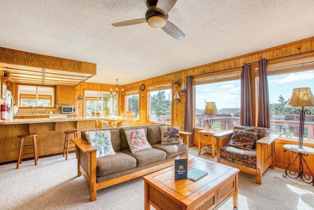 Photo of Livingroom in Bayshore