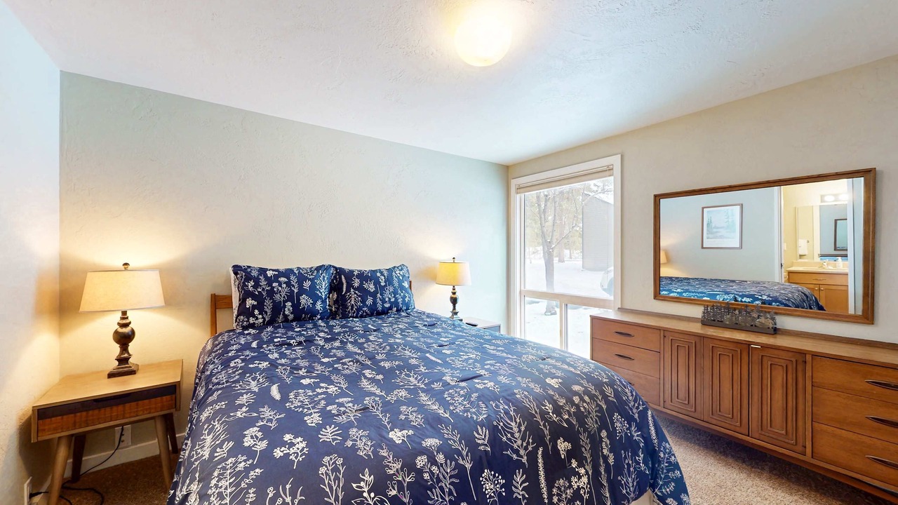 Photo of Bedroom in Overlook Park