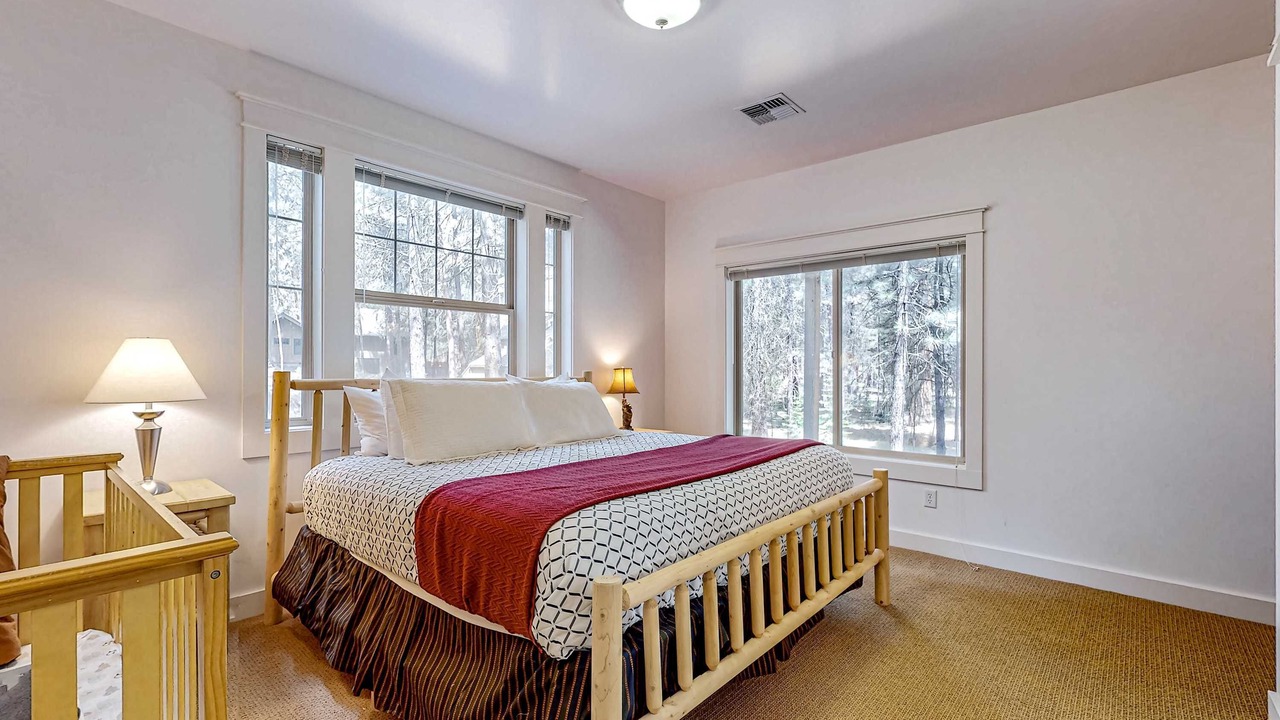 Photo of Bedroom in Black Butte Ranch