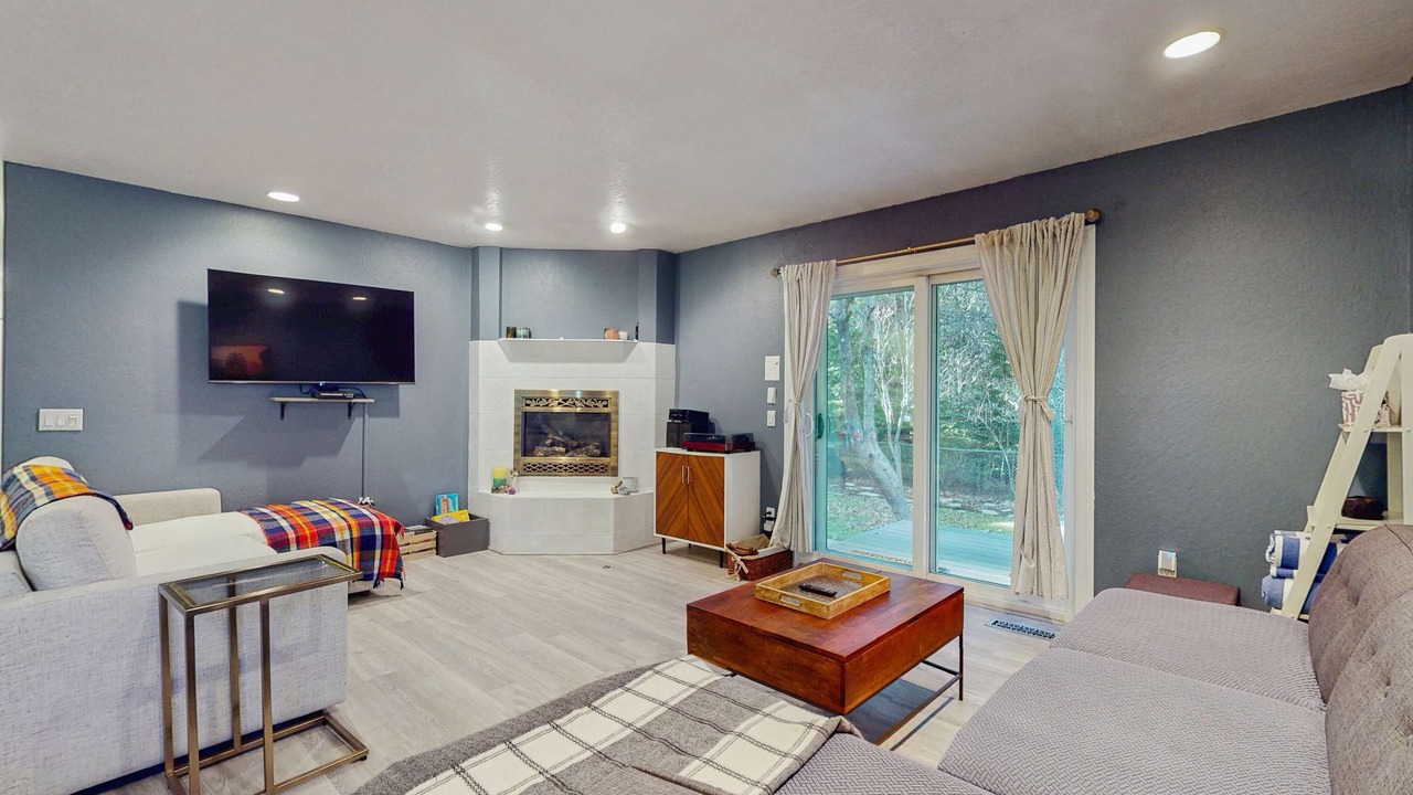 Photo of Livingroom in Tahoe Island
