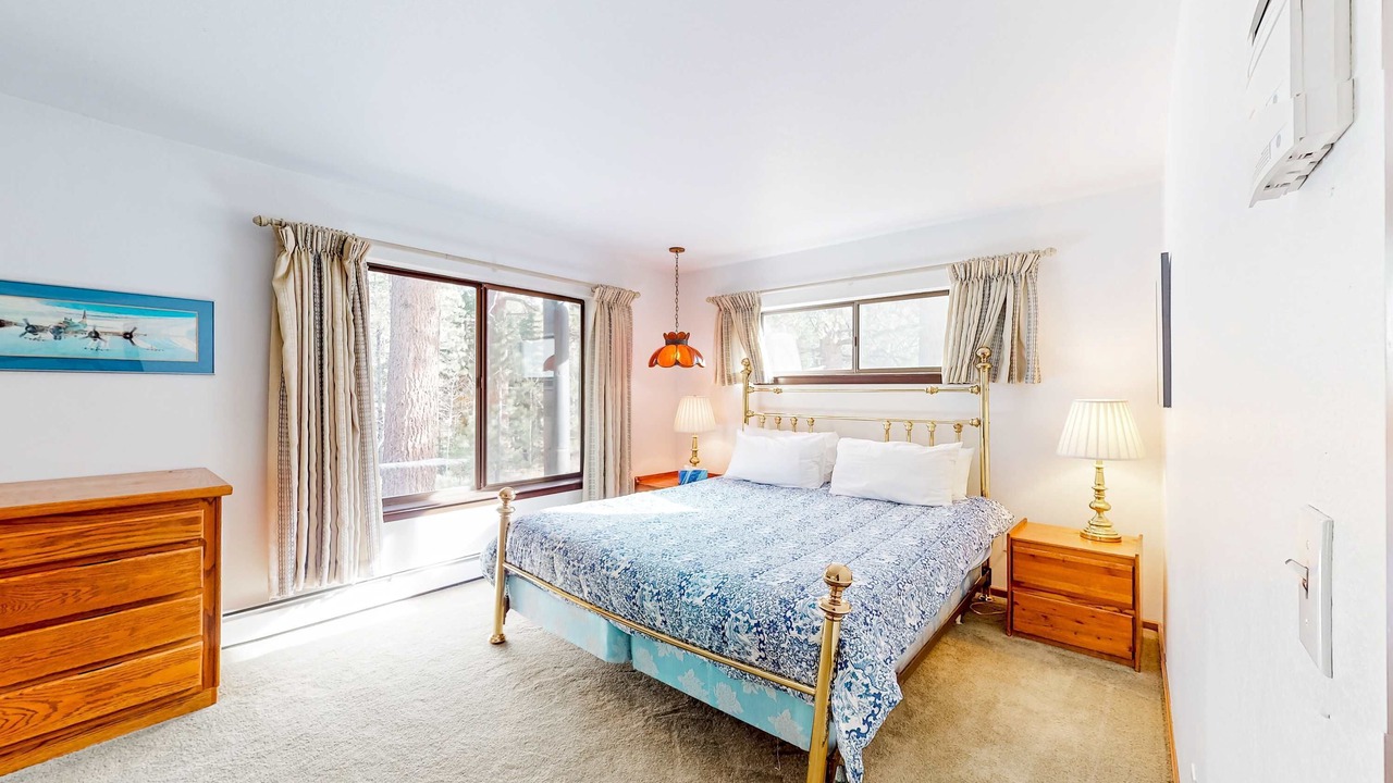 Photo of Bedroom in Christmas Valley