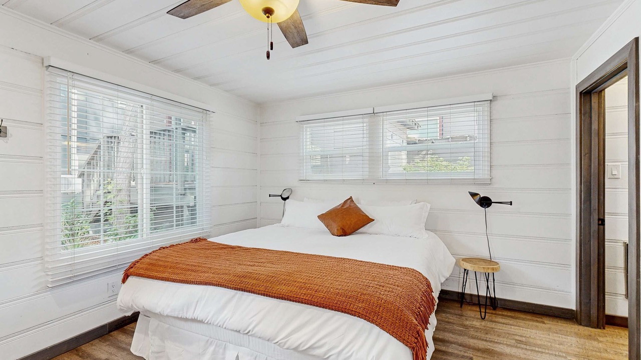 Photo of Bedroom in Lakeside Park