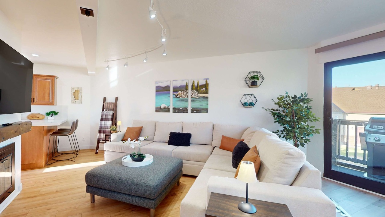 Photo of Livingroom in Tahoe Keys
