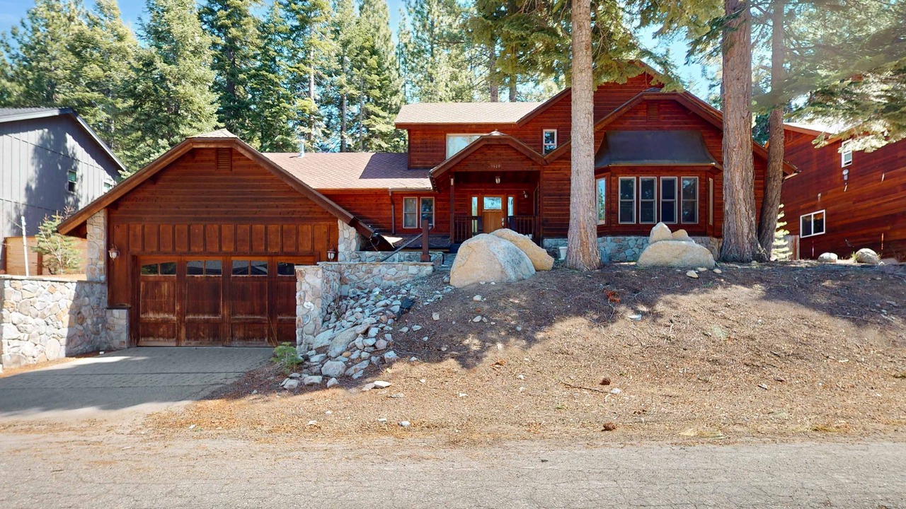 Photo of Outdoor in Country Club Estates