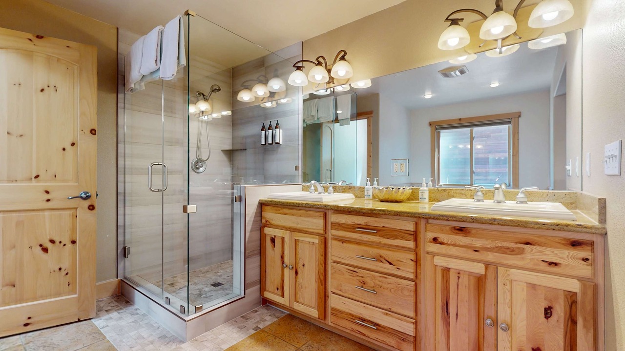 Photo of Bathroom in Country Club Estates