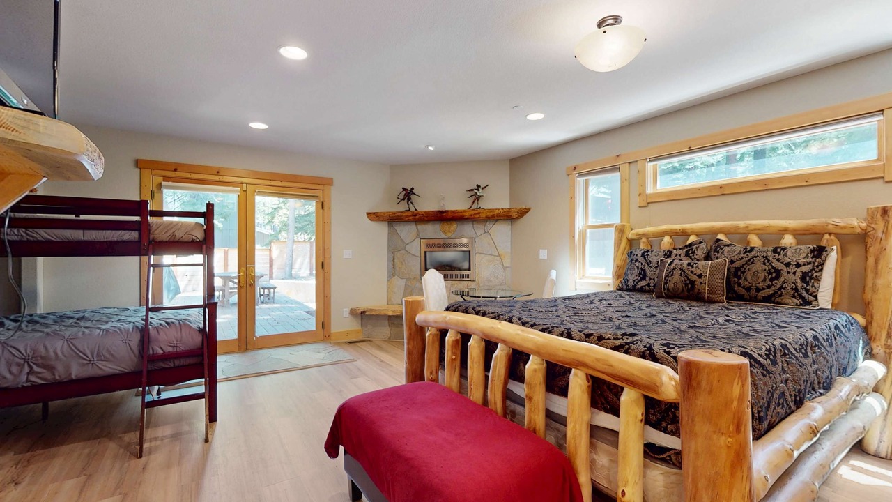 Photo of Bedroom in Country Club Estates