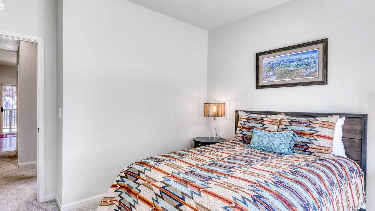 Photo of Bedroom in Round Hill Village