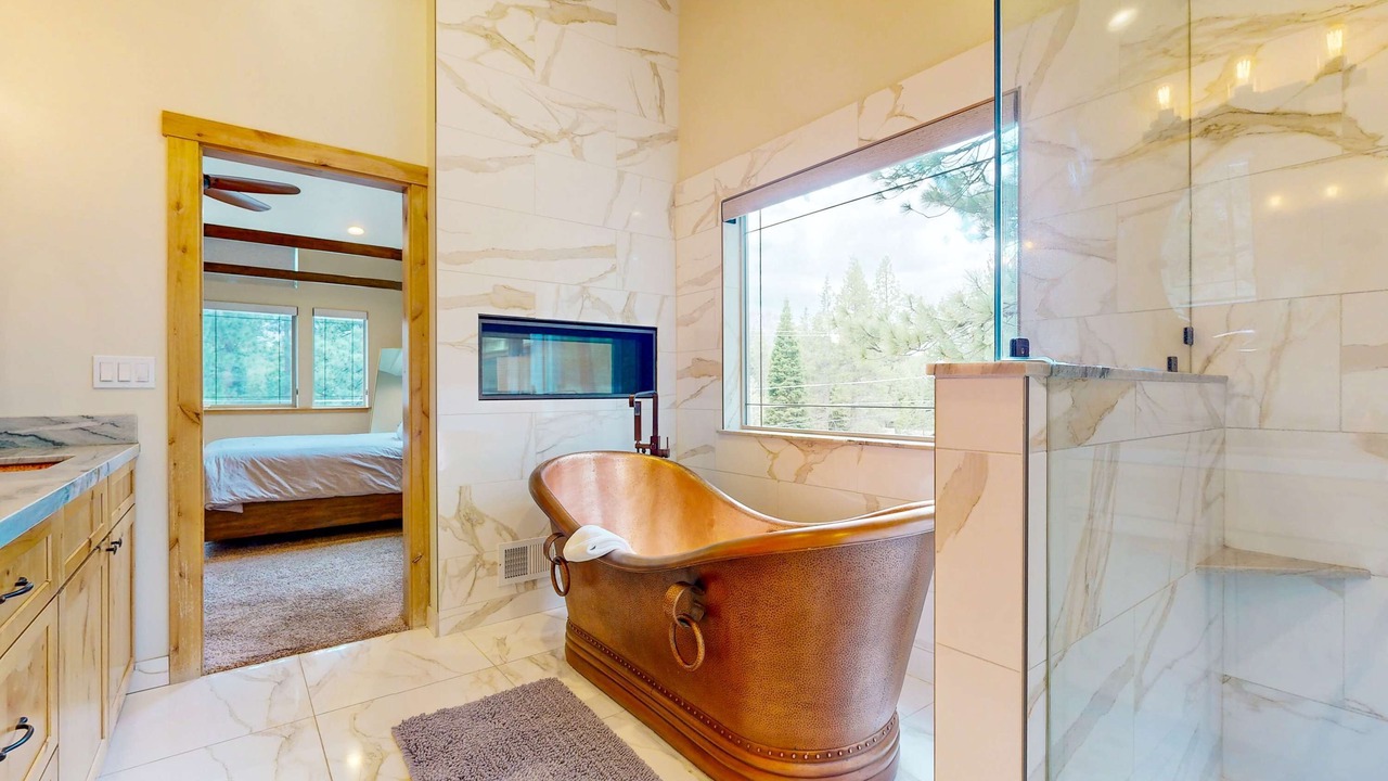 Photo of Bedroom in Country Club Estates