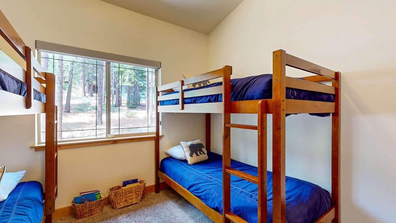 Photo of Bedroom in Country Club Estates