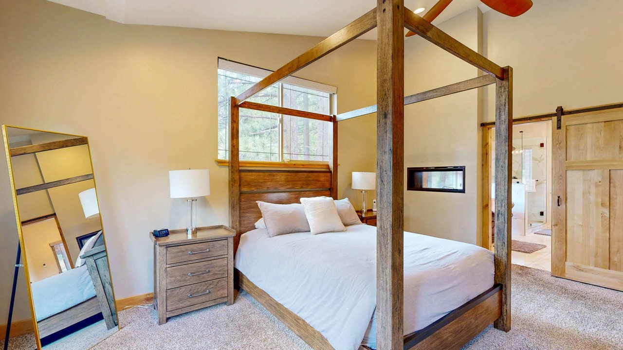 Photo of Bedroom in Country Club Estates