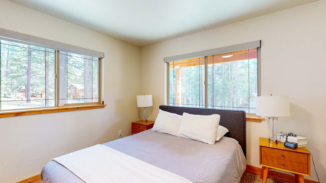 Photo of Bedroom in Country Club Estates