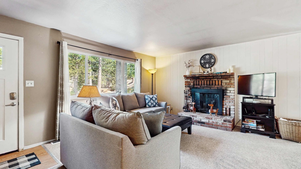Photo of Livingroom in Tahoe Paradise