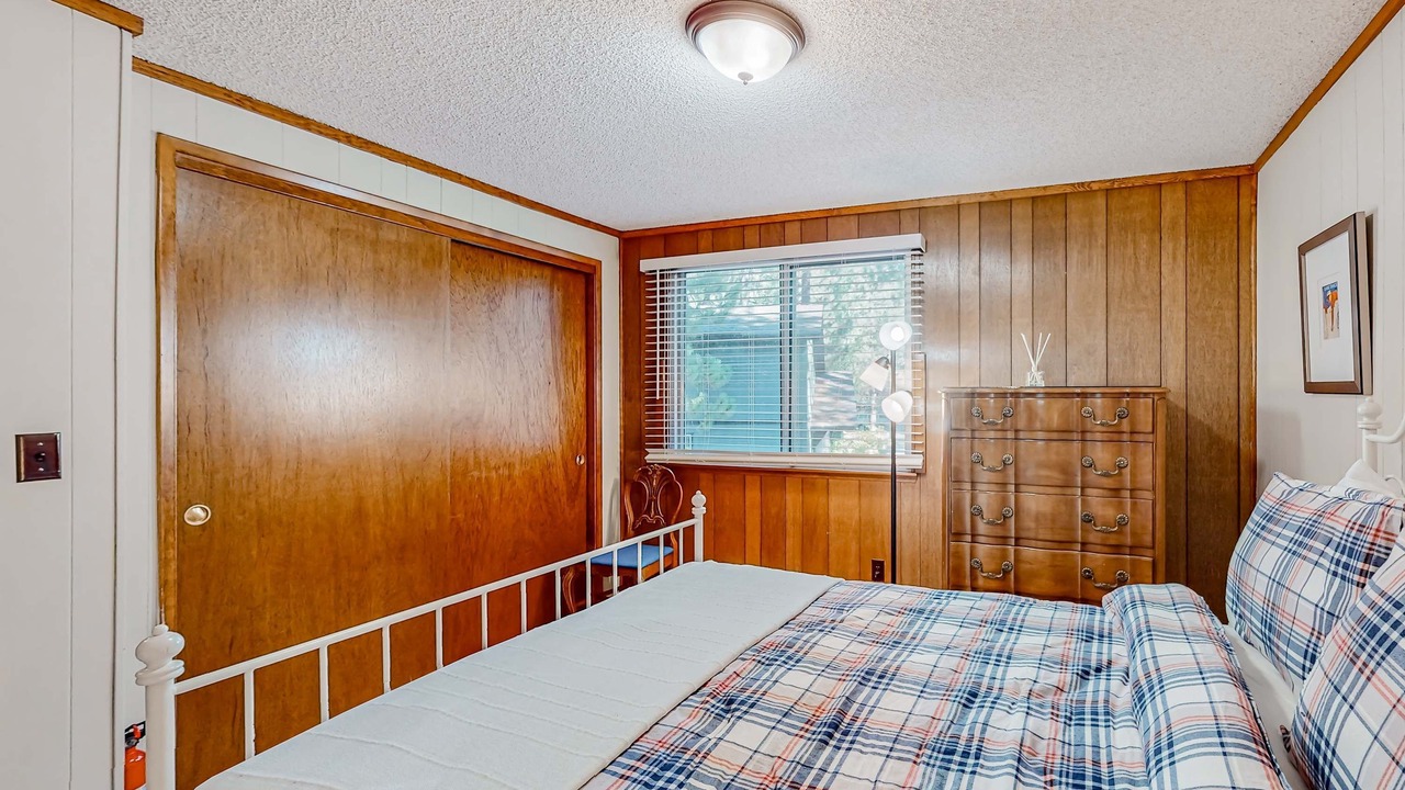 Photo of Bedroom in Tahoe Island