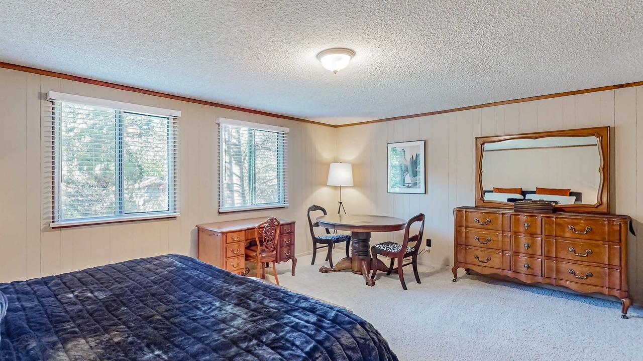 Photo of Bedroom in Tahoe Island