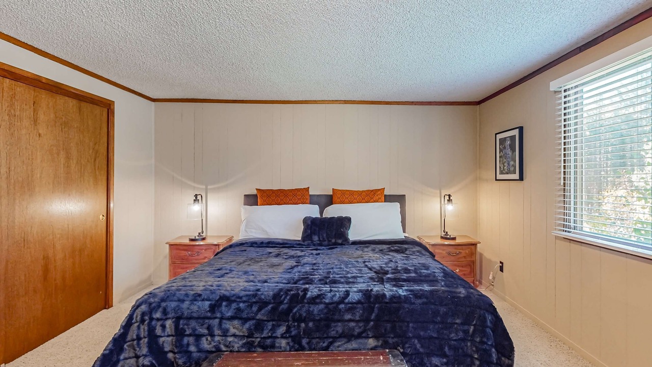 Photo of Bedroom in Tahoe Island