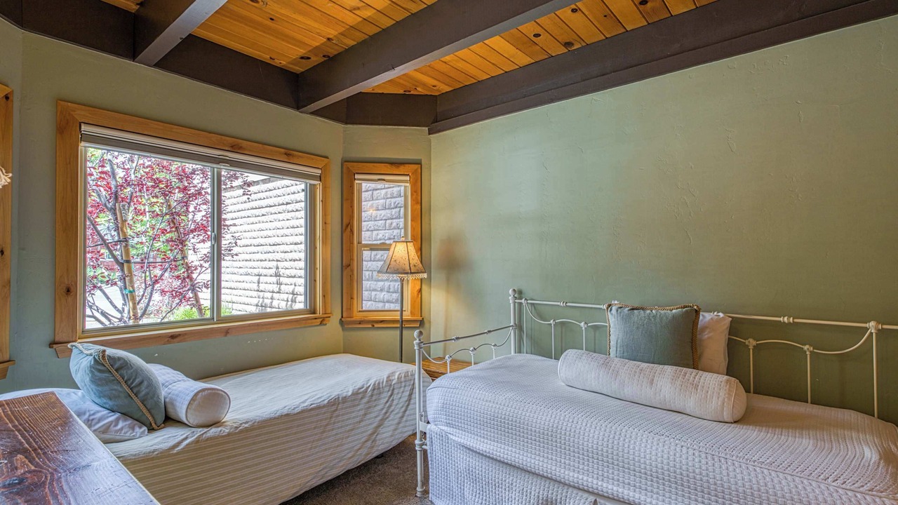 Photo of Bedroom in Tahoe Keys