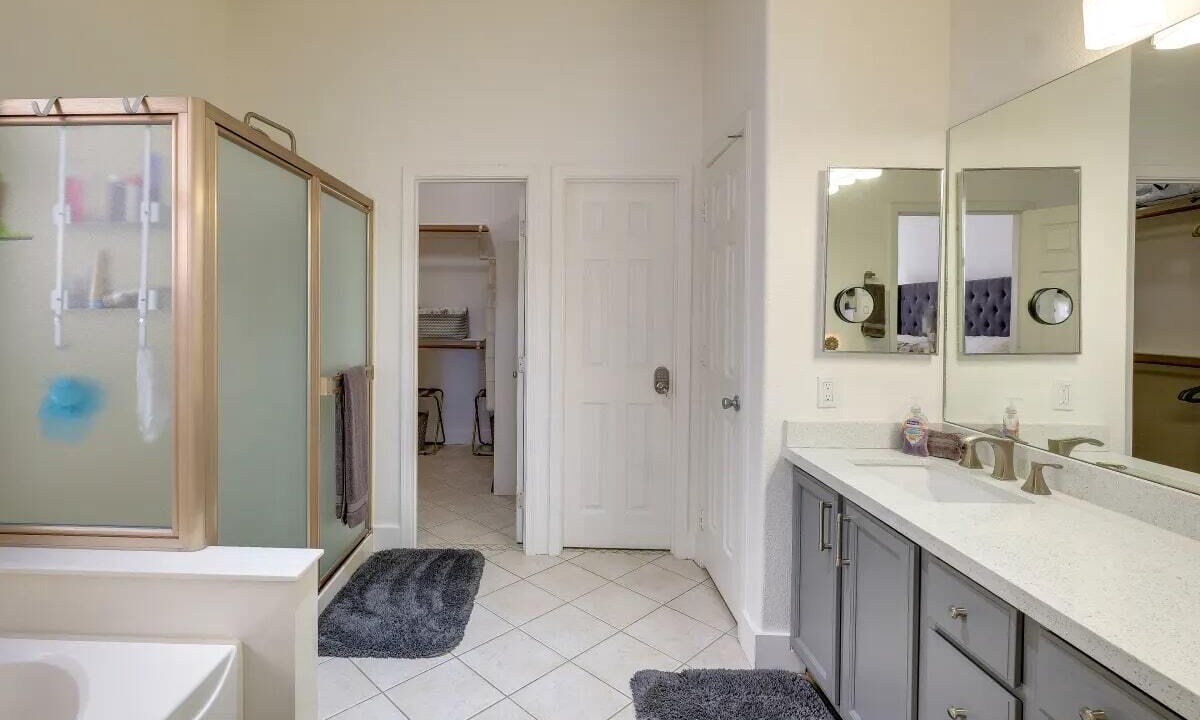 Photo of Bathroom in Oakwood