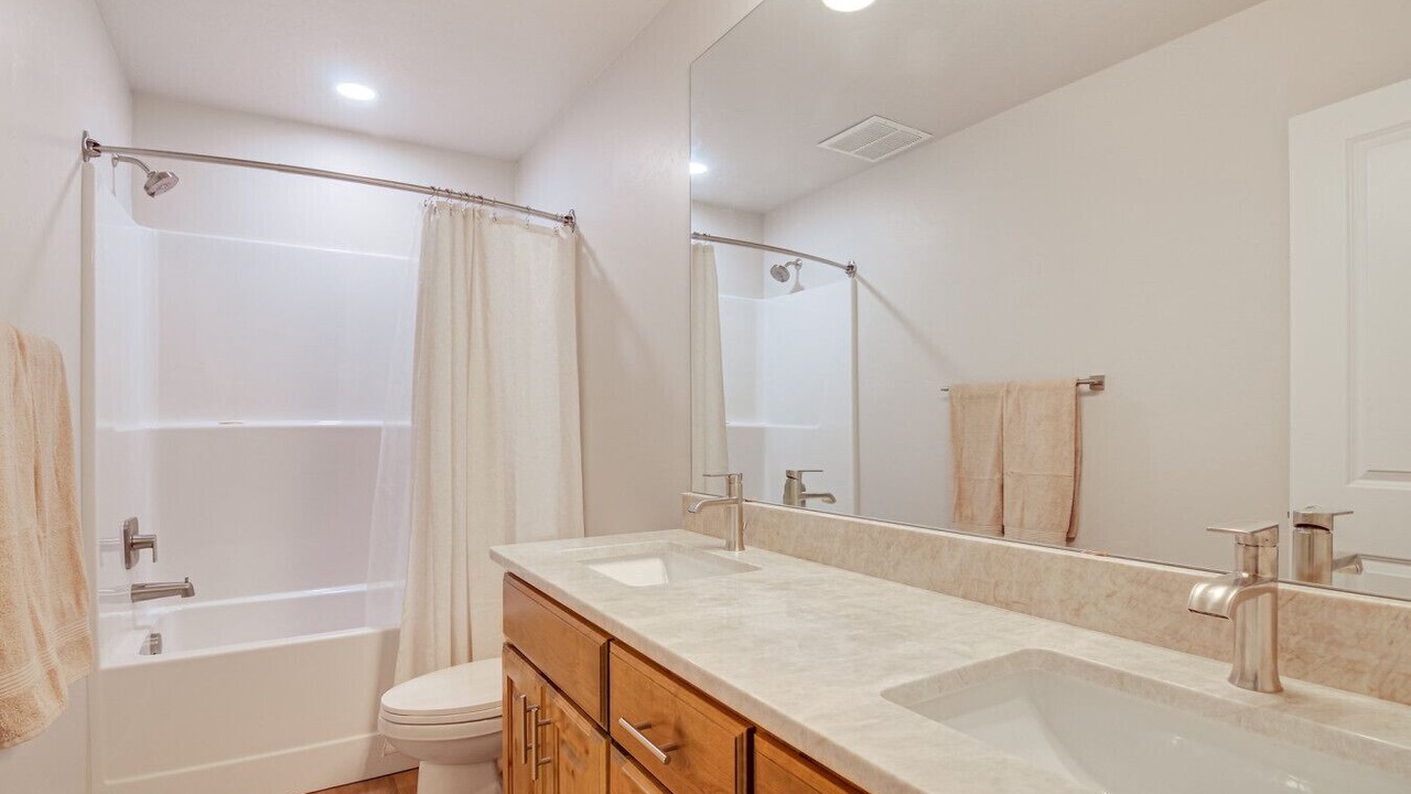 Photo of Bathroom in Meadow View Heights