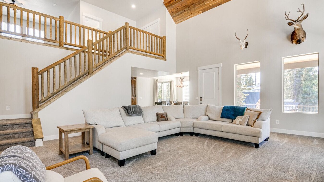 Photo of Livingroom in Meadow View Heights