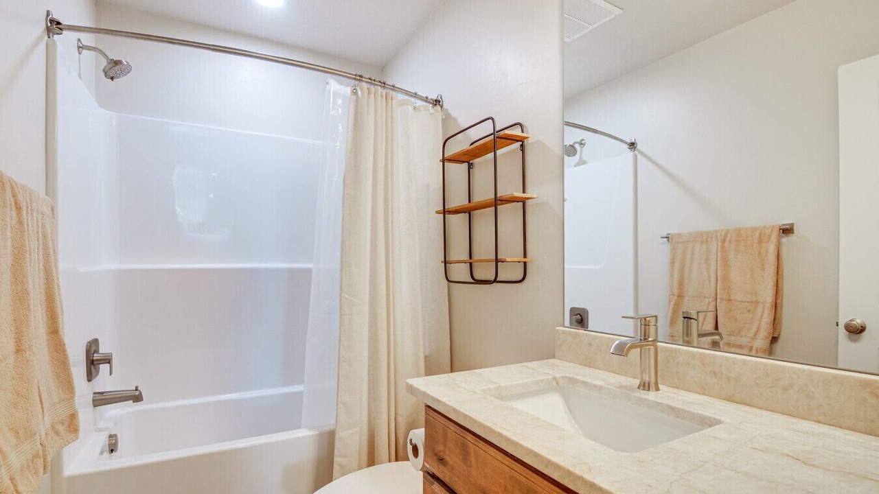 Photo of Bathroom in Meadow View Heights