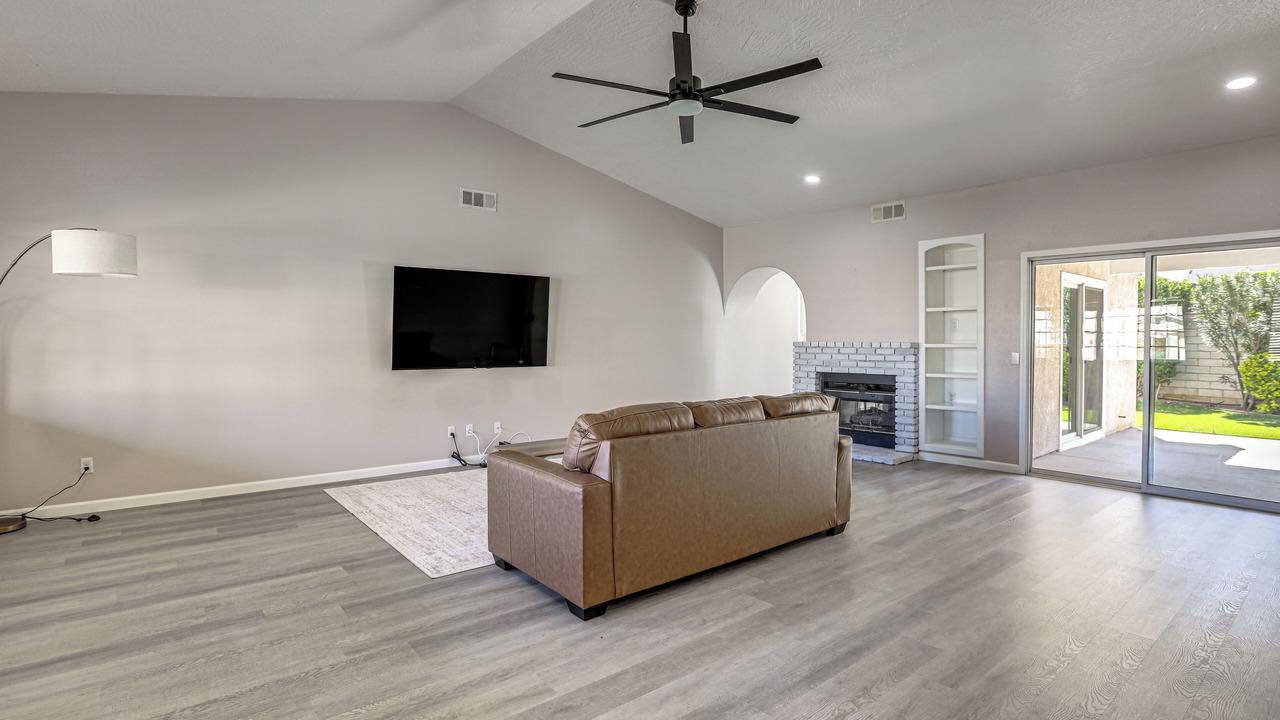 Photo of Livingroom in Victorville