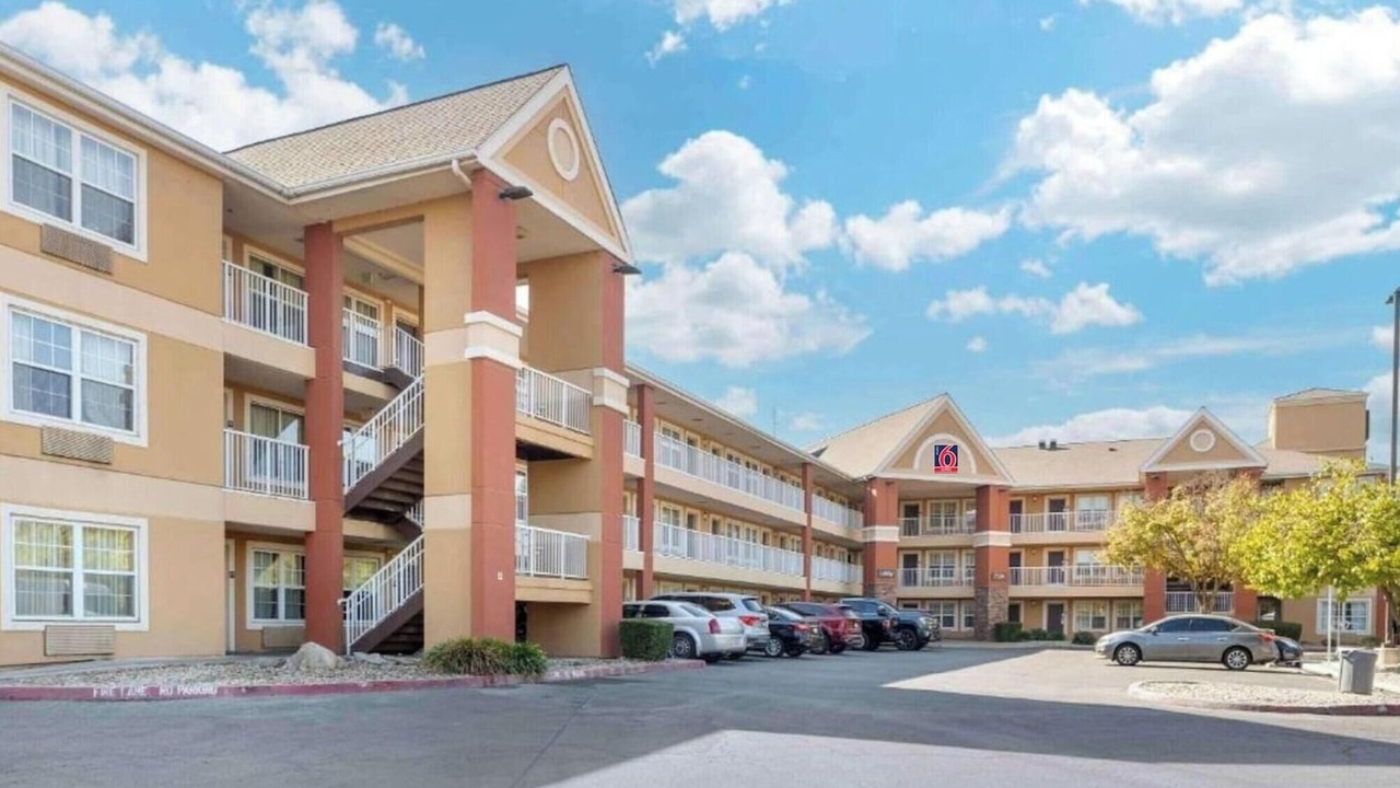 Photo of Outdoor in Raisin
