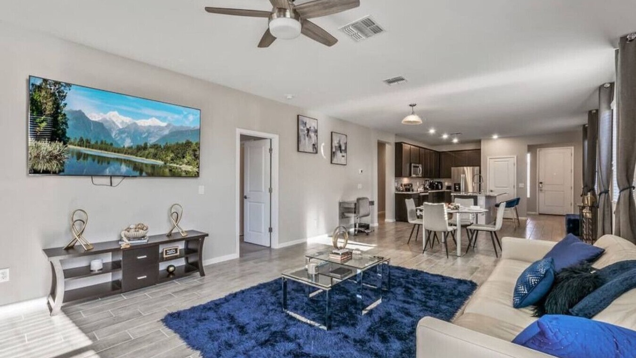 Photo of Livingroom in Surprise
