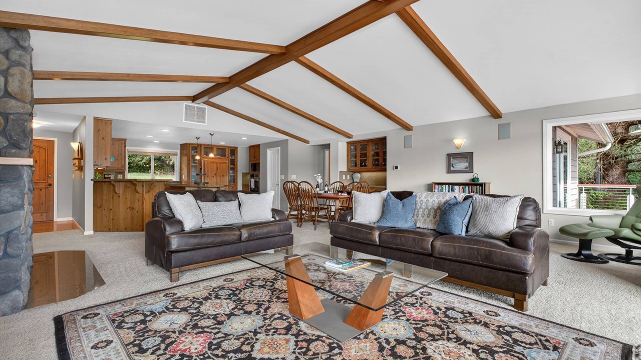 Photo of Livingroom in Dunes City