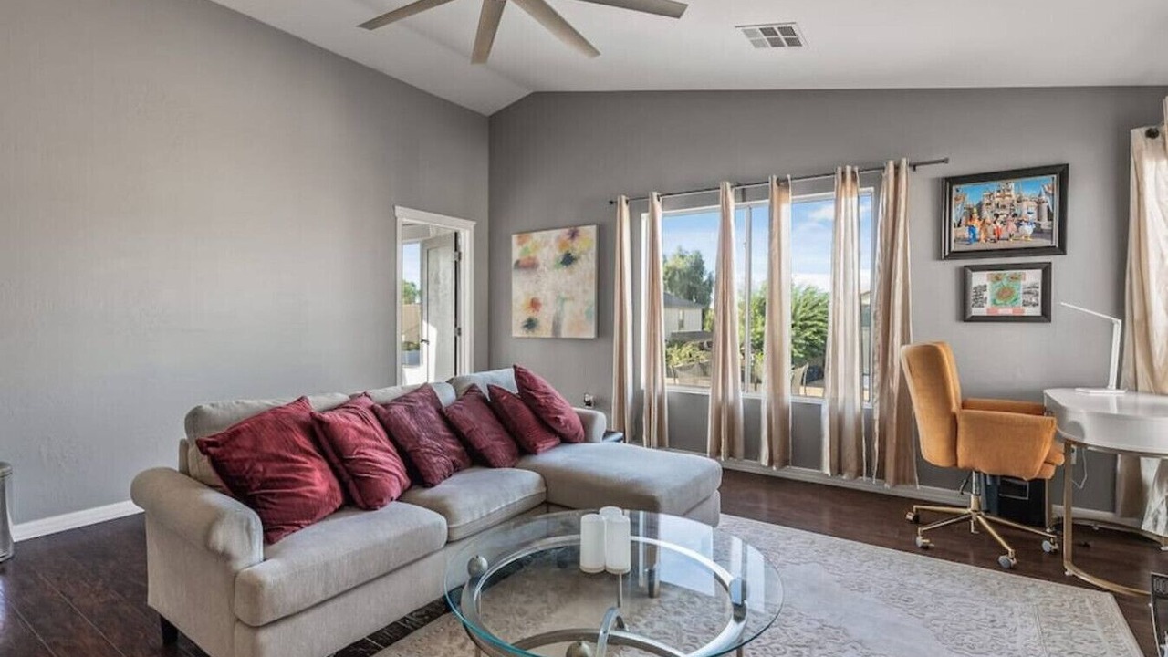 Photo of Livingroom in Avondale
