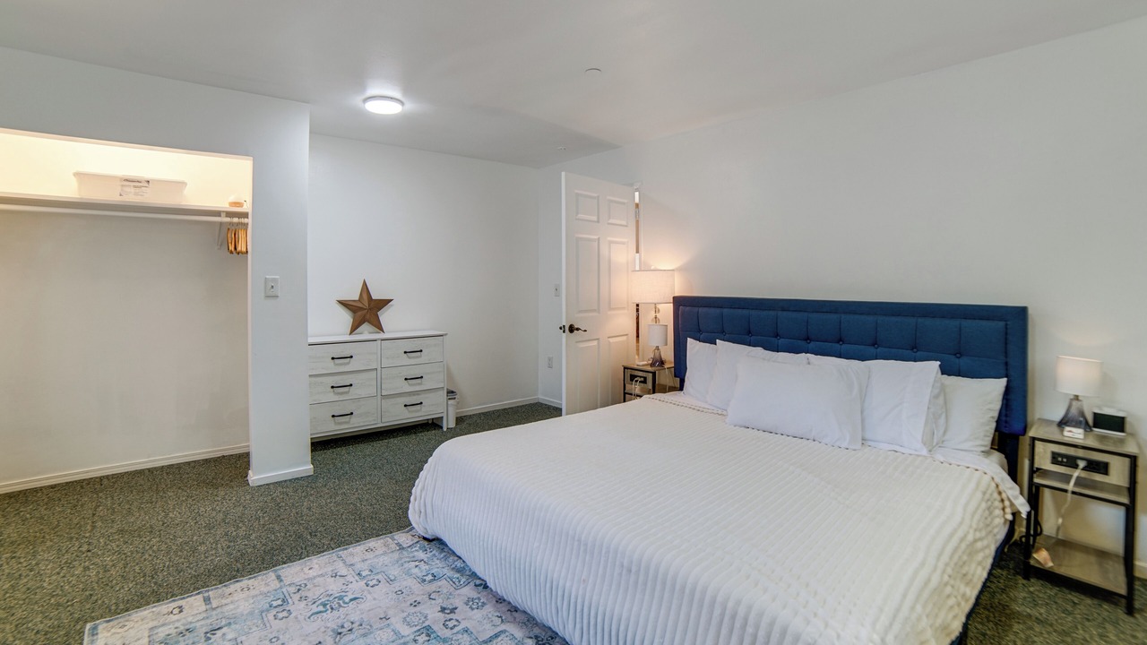 Photo of Bedroom in Lakeport