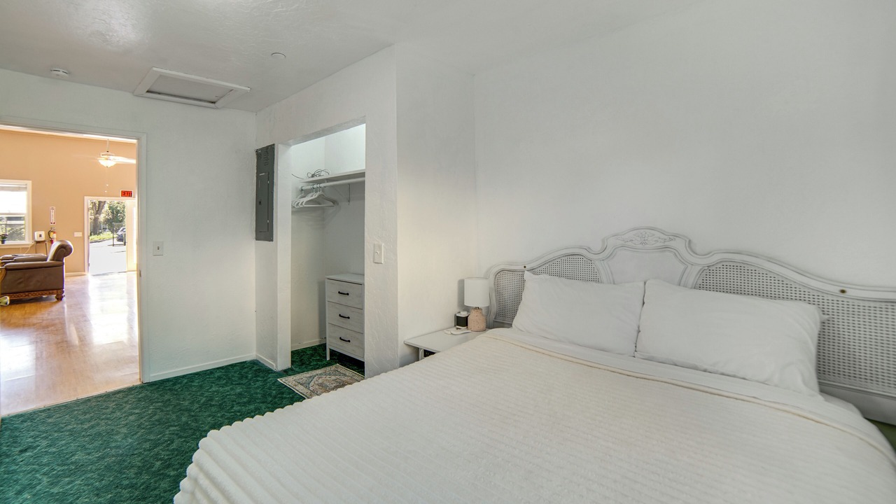 Photo of Bedroom in Lakeport