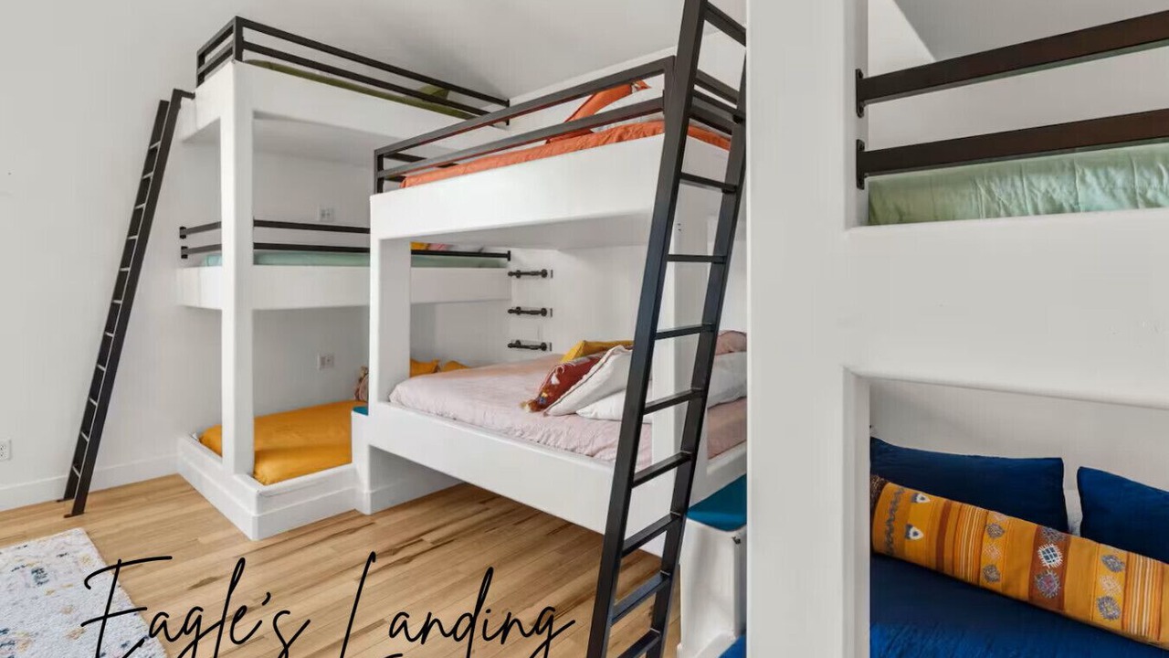 Photo of Bedroom in Hurricane