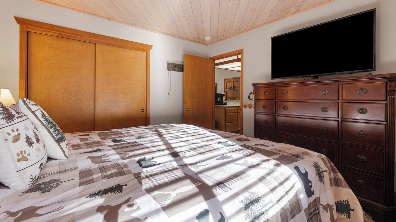 Photo of Bedroom in Ponderosa