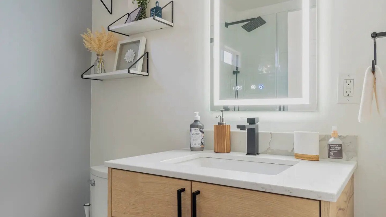 Photo of Bathroom in El Cerrito