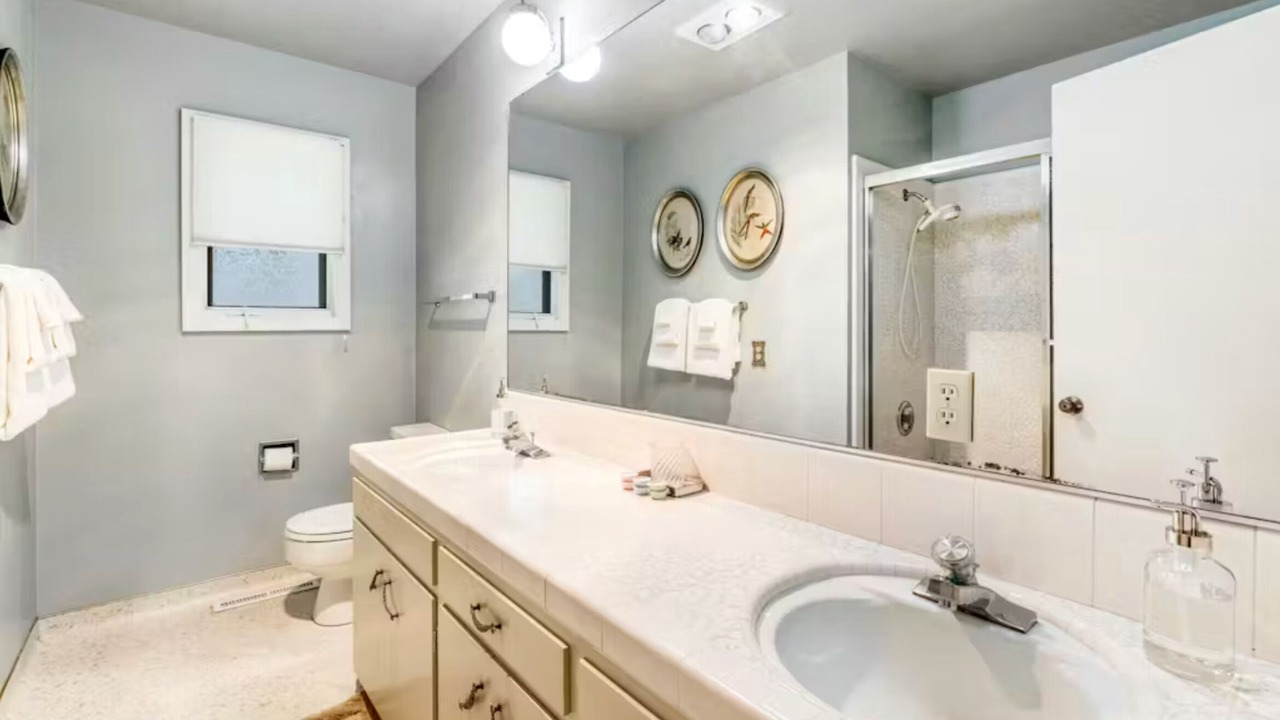 Photo of Bathroom in Del Monte Forest